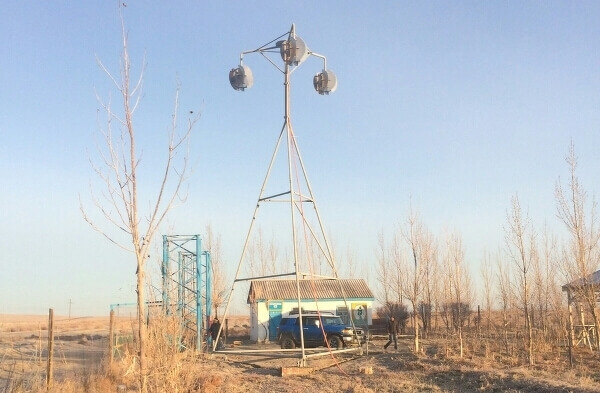  Гибридный генератор, который работает как от ветра, так и от воды