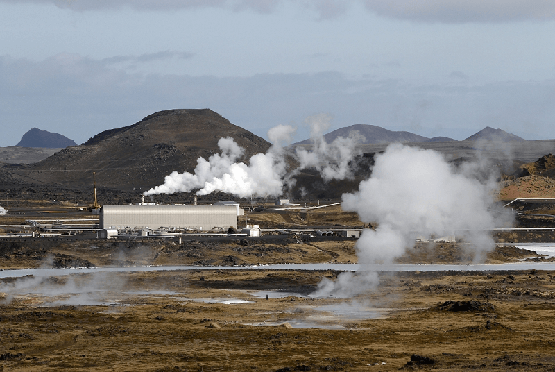  Геотермальная электростанция Reykjanes: В Исландии пробурят скважину глубиной 5 км