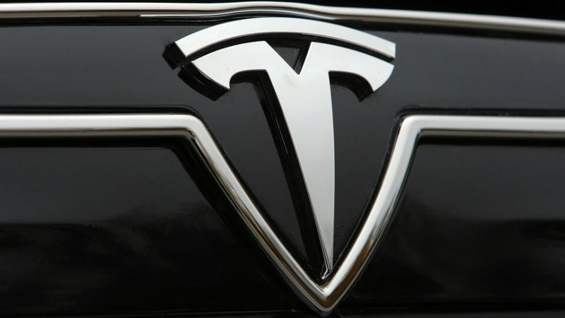 Илон Маск анонсировал грузовик и автобус Tesla