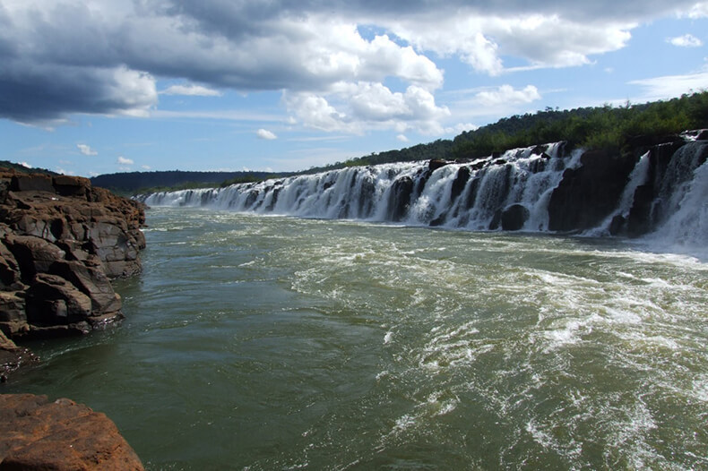 Уникальные боковые водопады