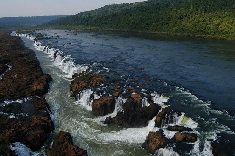 Уникальные боковые водопады