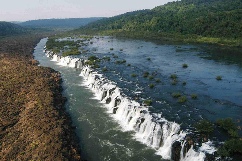 Уникальные боковые водопады