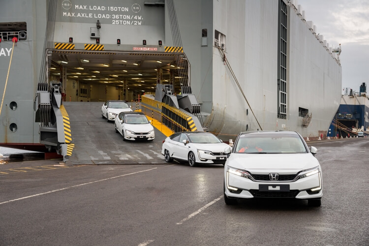 Седан Honda Clarity Fuel Cell на топливных элементах добрался до Европы