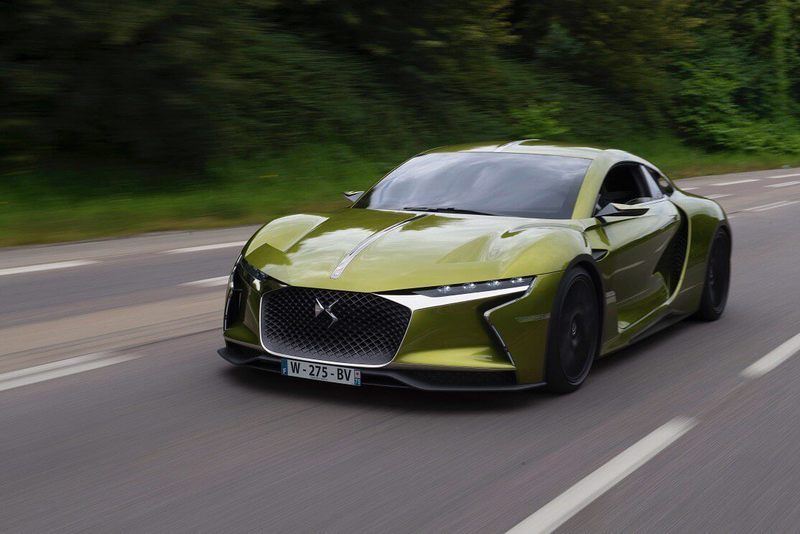 Суперкар DS E-Tense подобрался к конвейеру