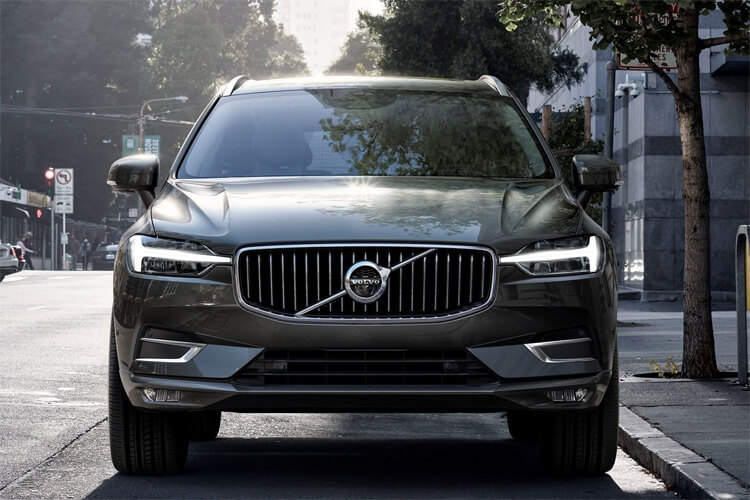 Новый кроссовер Volvo XC60 дебютировал с гибридной силовой установкой