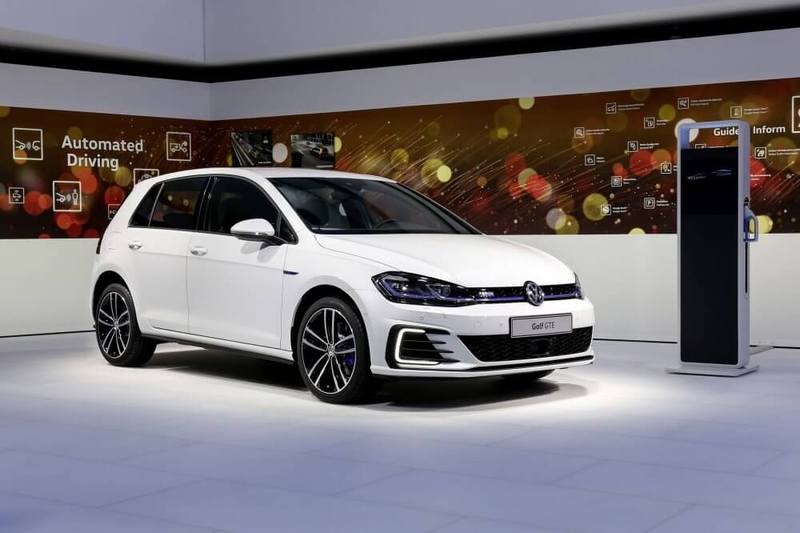 Представлен новый гибридный хэтчбек Volkswagen Golf GTE 2017