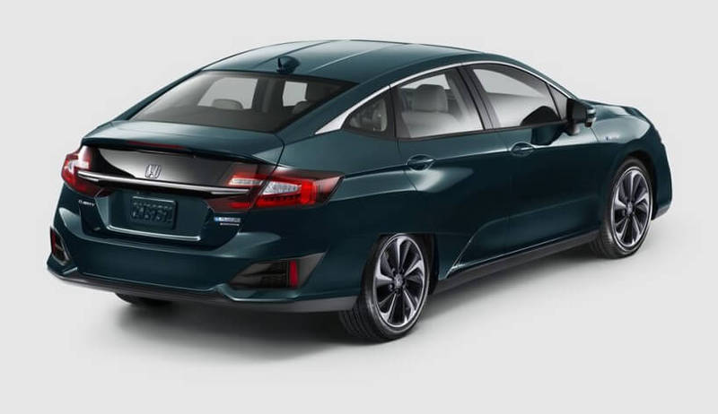 Honda представила электромобиль Clarity Electric и гибрид Clarity Plug-in Hybrid