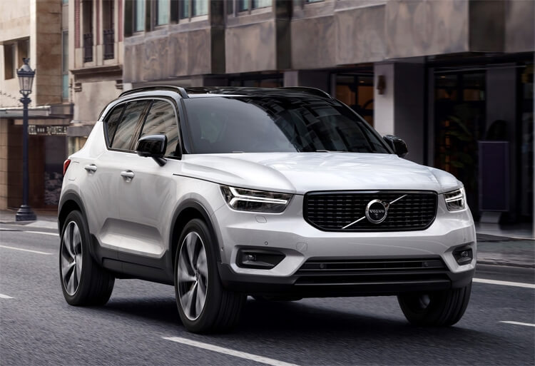 Компактный кроссовер Volvo XC40 получил систему самоуправления Pilot Assist