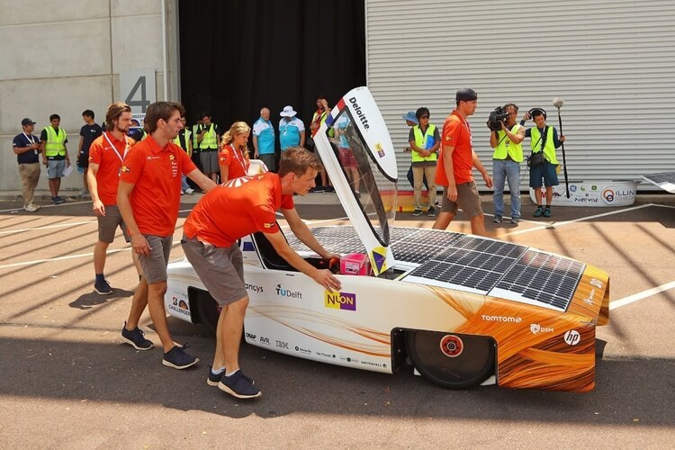 Стартовали гонки автомобилей на солнечной энергии World Solar Challenge 2017