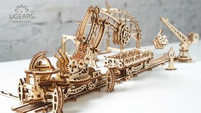 Ugears: в полку деревянных 3D пазлов прибыло. Теперь с музыкой