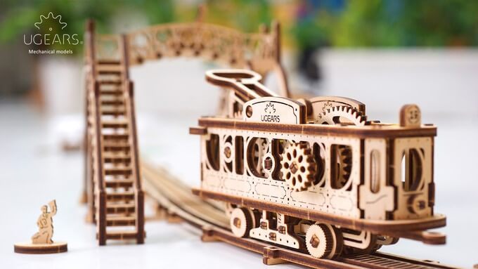 Ugears: в полку деревянных 3D пазлов прибыло. Теперь с музыкой