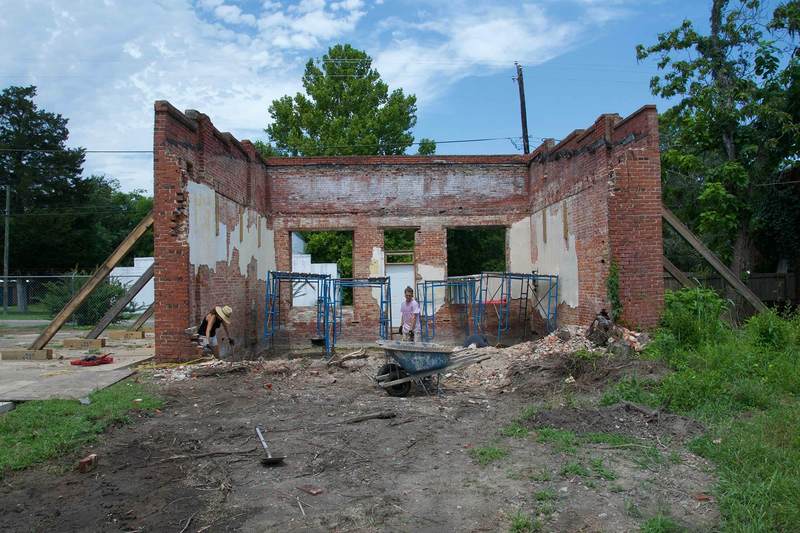 Реконструкция старого банка в современную библиотеку