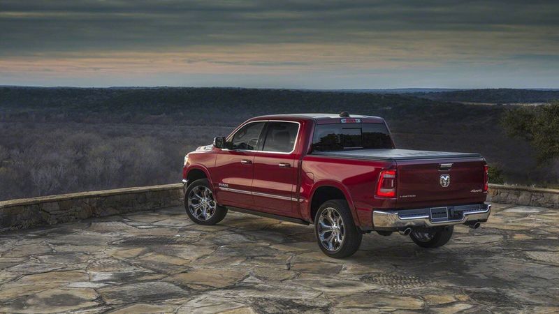 Ram 1500 сбросил массу и стал гибридом