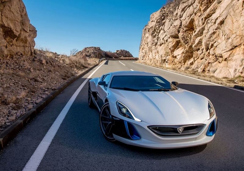 Новый электрогиперкар Rimac: раскрыты детали внешности