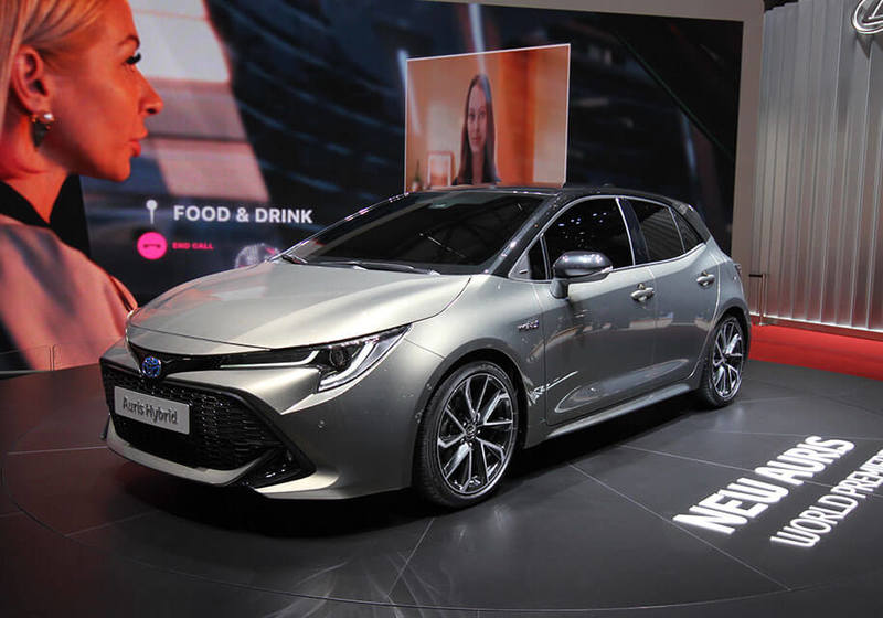 Новый Toyota Auris дебютировал с двумя гибридными установками