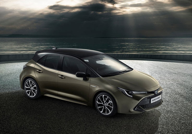 Новый Toyota Auris дебютировал с двумя гибридными установками