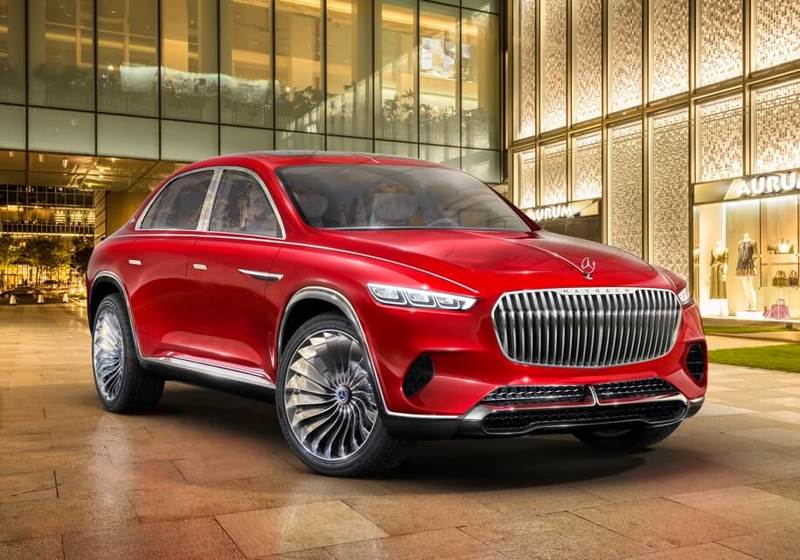 Кроссовер Mercedes-Maybach: четыре электромотора, голосовое управление и «золотые» кресла