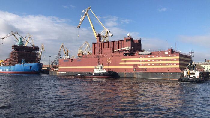 Плавучая атомная электростанция «Академик Ломоносов» впервые вышла в море