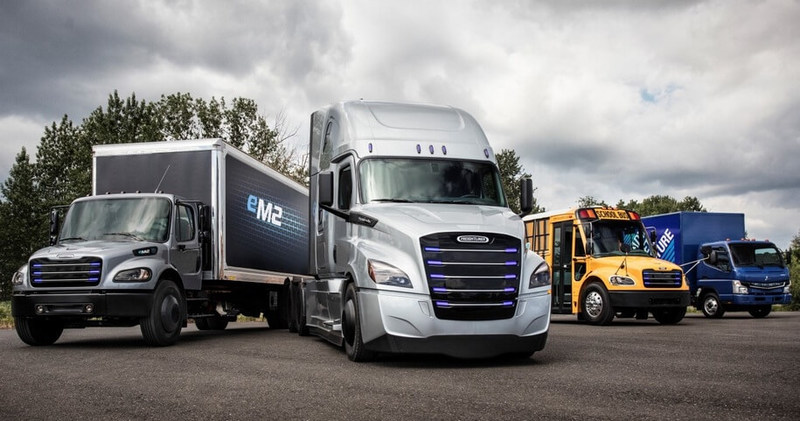 Американская фирма Freightliner представила два электрических грузовика