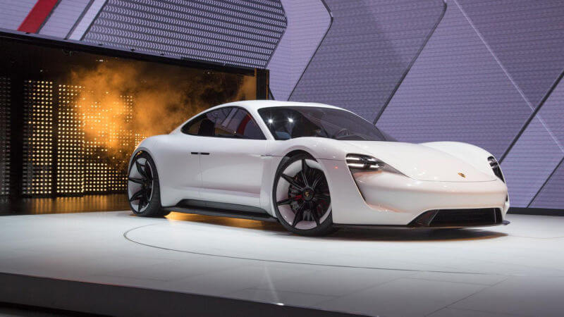 Porsche Taycan: электромобиль Mission E получил новое серийное имя 