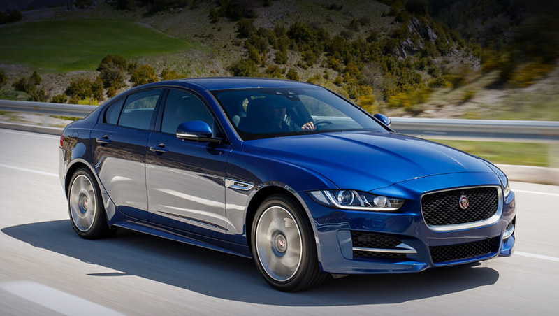  Седан Jaguar XE призовёт на помощь электричество