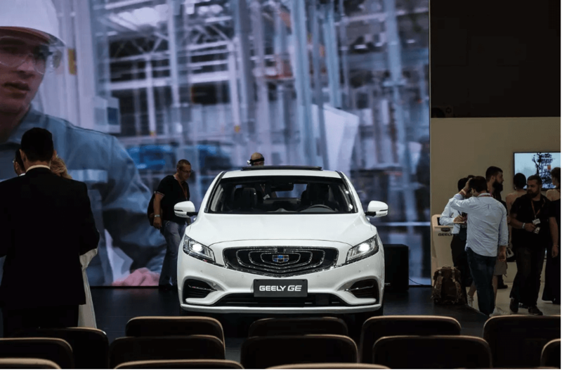 Geely привезла в Москву гибридный седан с начинкой Volvo