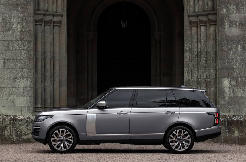 Внедорожник Range Rover стал «мягким» гибридом