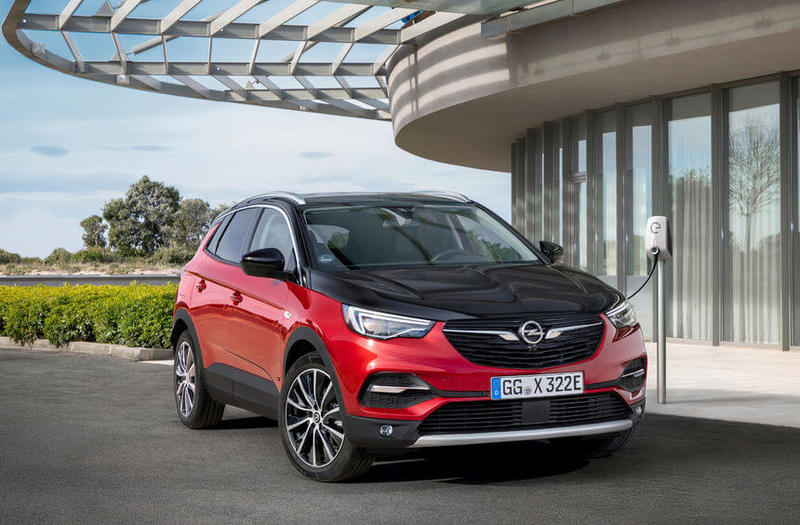 Легковой Opel для РФ стал подключаемым гибридом