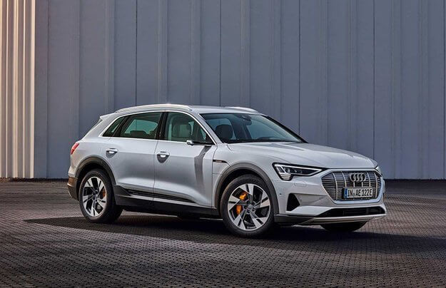 Электромобиль Audi e-tron получил доступную версию