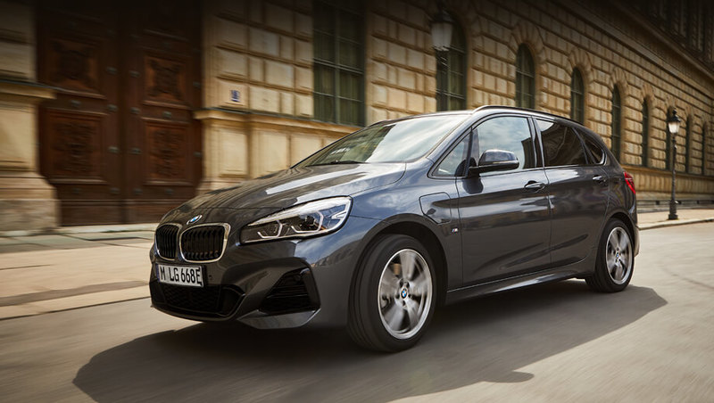 Гибрид BMW 225xe Active Tourer увеличил пробег на батарее