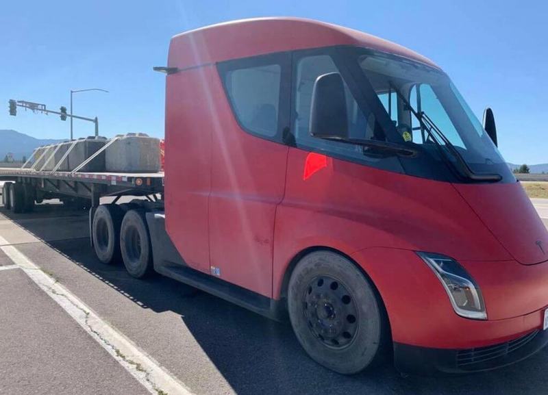 Автономность загруженного электрогрузовика Tesla Semi соответствует заявленной производителем