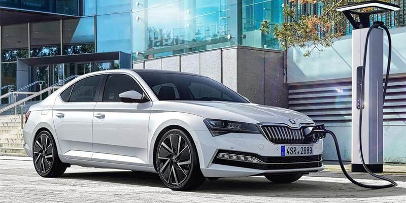 Skoda запустила производство первого гибрида