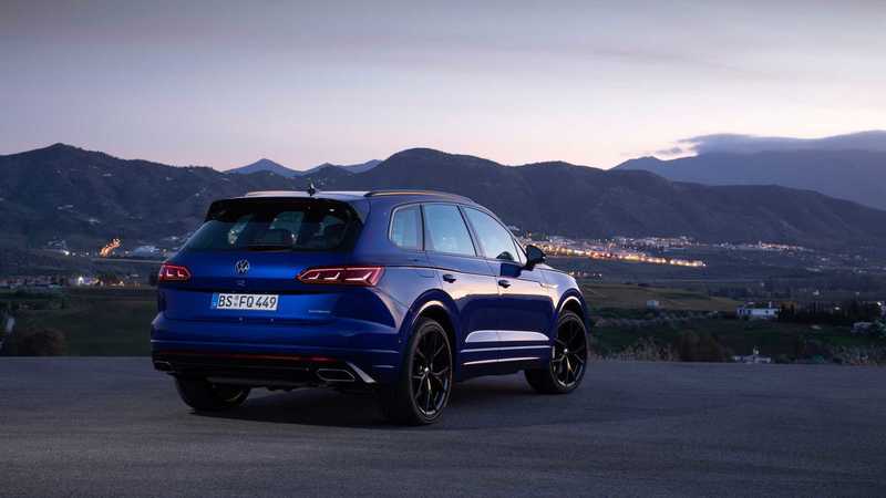 Новый VW Touareg R 2020 года